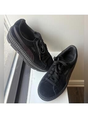 Puma Fenty x Rihanna Cleated Creeper Black Suede Platform Sneakers Womens Size 6